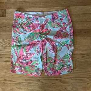 Lilly Pulitzer size 4 the chipper short!